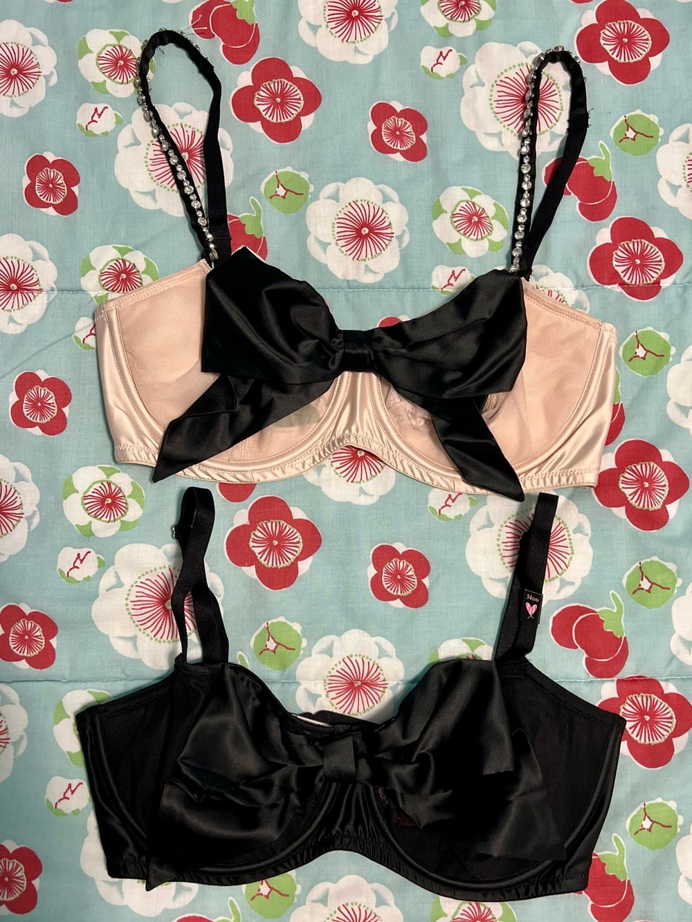 Victoria's Secret Satin Bow Underwire Bras in Blush and Black